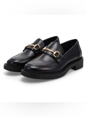 Steve Madden BRIGHT Black Loafers - size 6